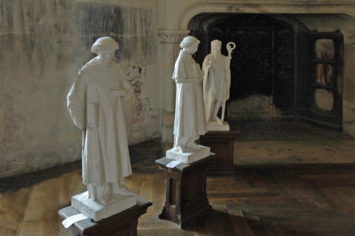 Statues_ANI_2   